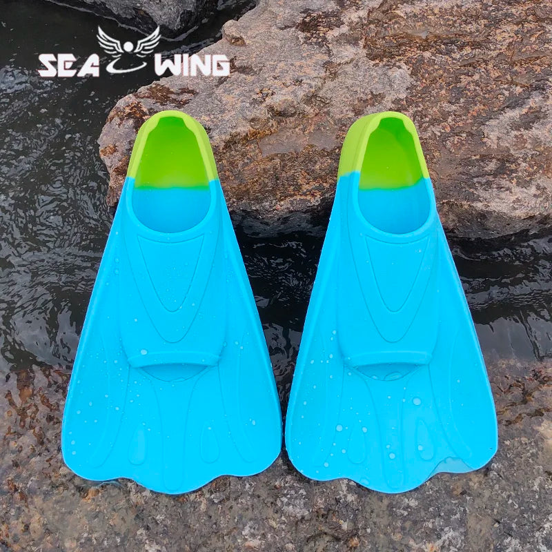 New colored swimming training fins for summer tourism, elastic and soft silicone diving frog shoes