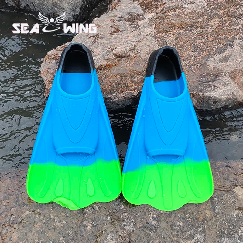 New colored swimming training fins for summer tourism, elastic and soft silicone diving frog shoes